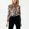 Dea Kudibal JODIE V Paisley Black BLUSE 1 scaled